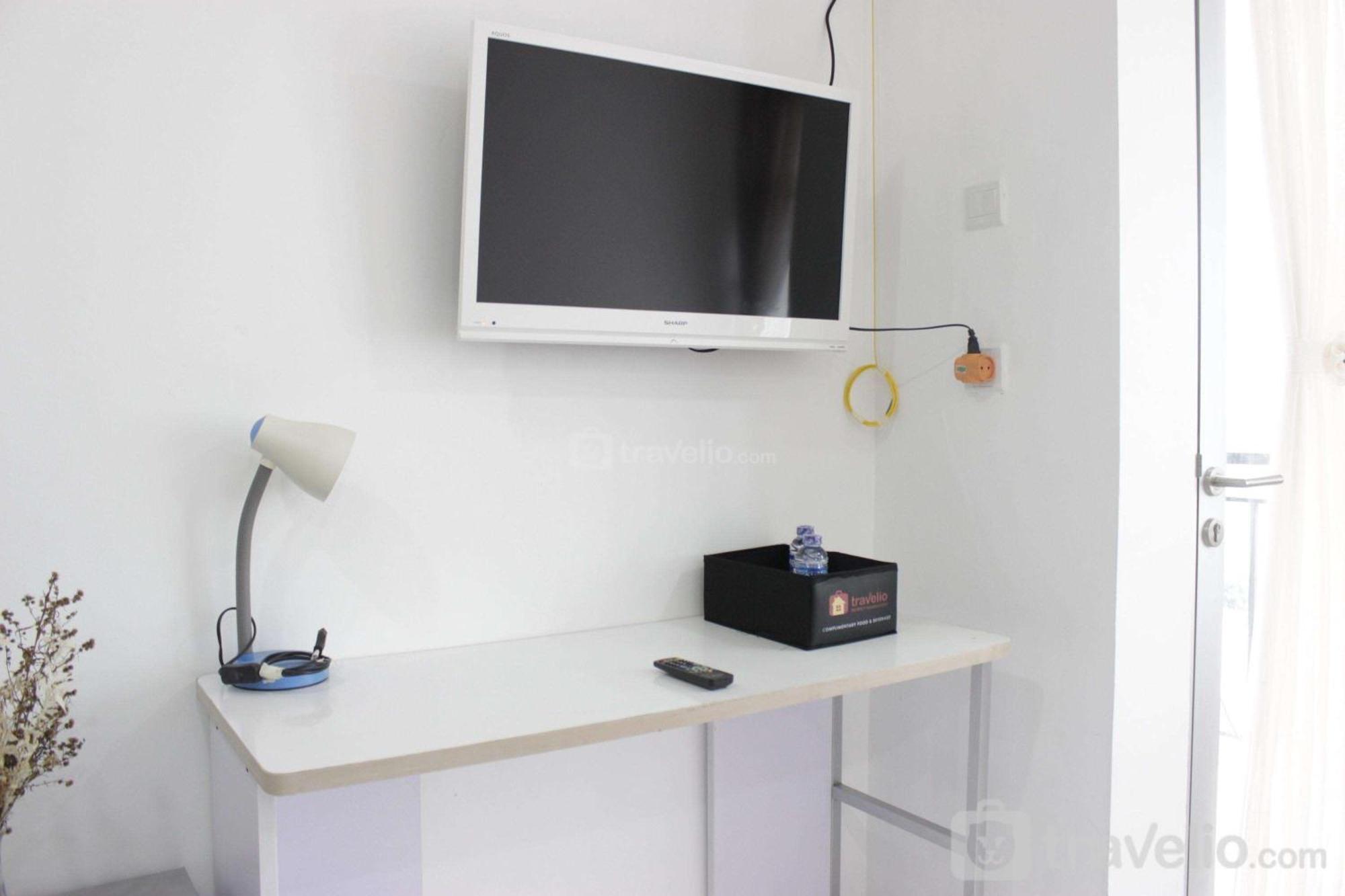 Stylish And Comfy 2br Grand Afrika By Travelio Apartemen
