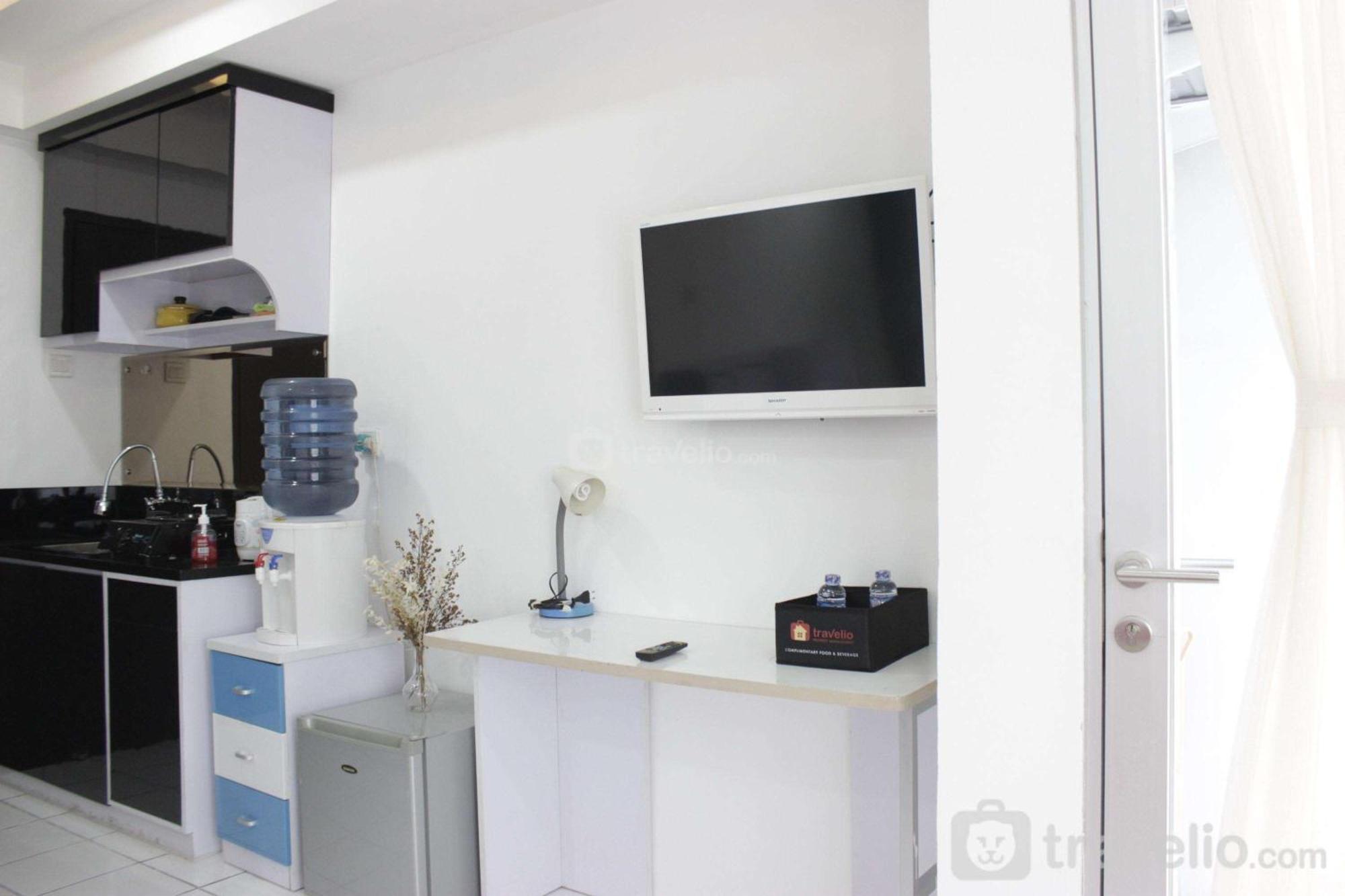 Stylish And Comfy 2br Grand Afrika By Travelio * Bandung