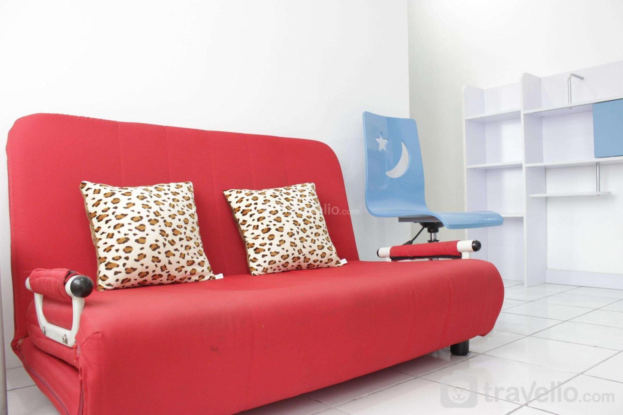Stylish And Comfy 2br Grand Afrika By Travelio Apartemen *